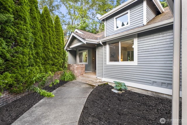 820 173rd Ave NE, Bellevue, WA 98008 - entrance to property featuring a shingled roof