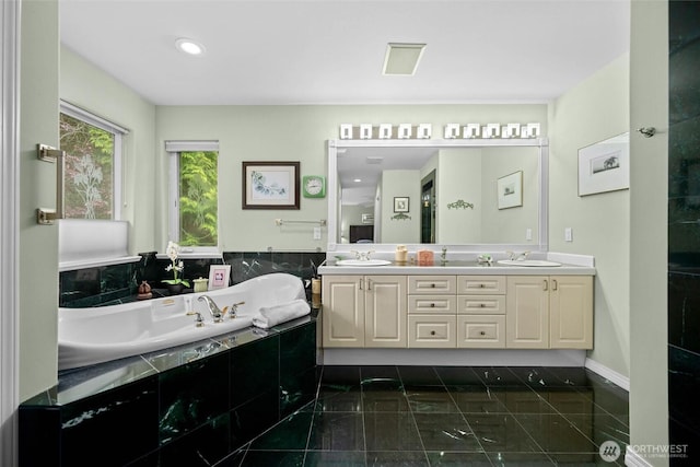 5426 Quail Run, Blaine, WA 98230 - full bath with a garden tub and double vanity