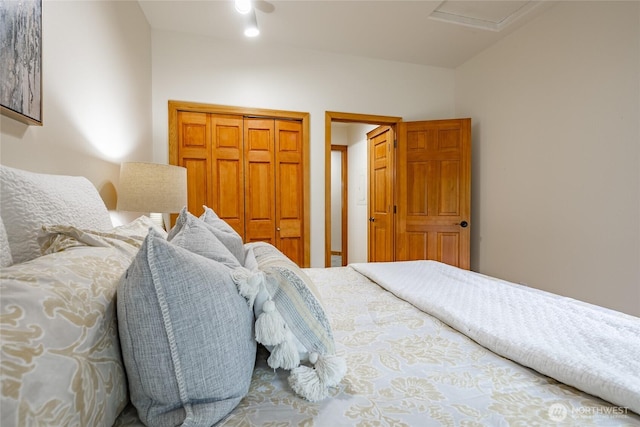 5430 Snow Goose Ln Unit 202, Blaine, WA 98230 - bedroom featuring a closet