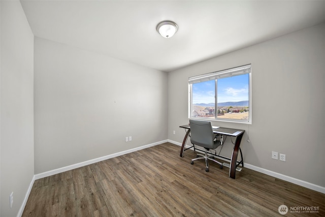1348 Wheatridge Dr, East Wenatchee, WA 98802 - home office featuring wood finished floors and baseboards
