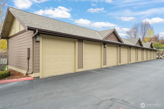 1051 N Baker Unit B104, East Wenatchee, WA 98802 - view of garage