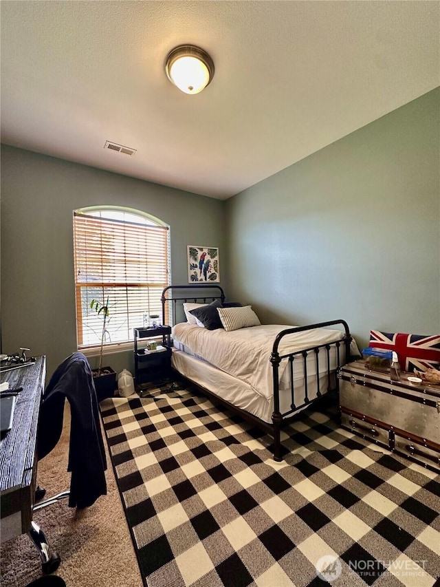 523 N Paxson Dr, Moses Lake, WA 98837 - bedroom featuring carpet flooring