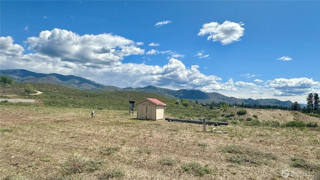 7 Fringe Cup Rd, Winthrop, WA 98862