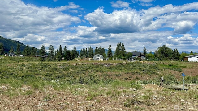 7 Fringe Cup Rd, Winthrop, WA 98862