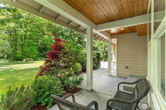 5215 E Lake Bosworth Dr, Snohomish, WA 98290 - view of patio / terrace