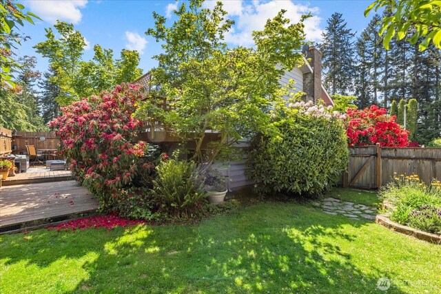 17631 69th Pl W, Edmonds, WA 98026 - view of yard featuring a deck