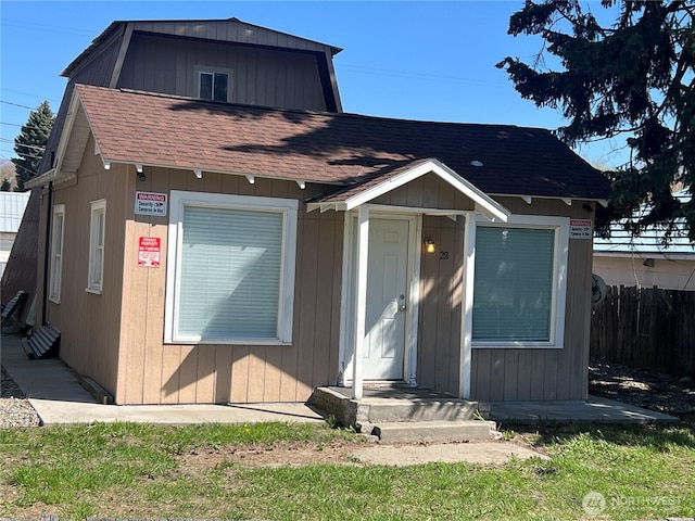 28 N Fir St, Omak, WA 98841 - view of front of home with roof with shingles