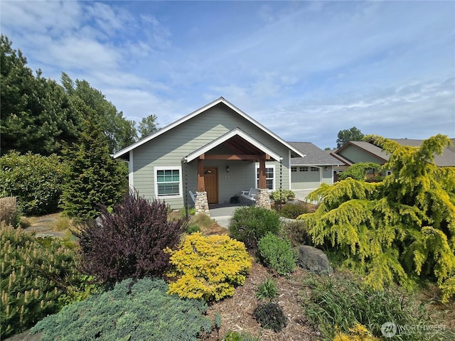 view of front of property featuring a porch