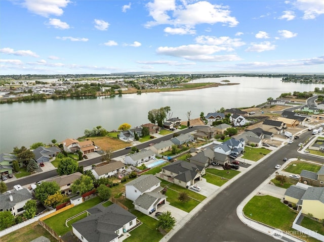 1032 Edgewater Ln, Moses Lake, WA 98837 - aerial overview of property's location with a large body of water and nearby suburban area