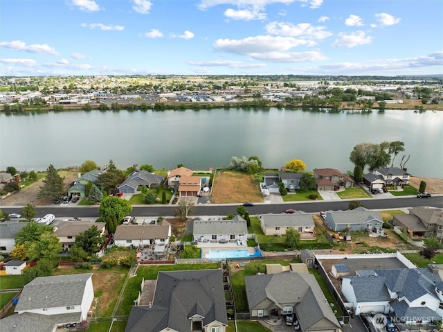1032 Edgewater Ln, Moses Lake, WA 98837 - aerial view of residential area with a large body of water