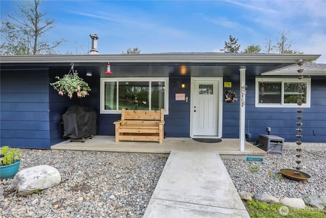 16015 Lange Rd, Mount Vernon, WA 98273 - property entrance with a porch