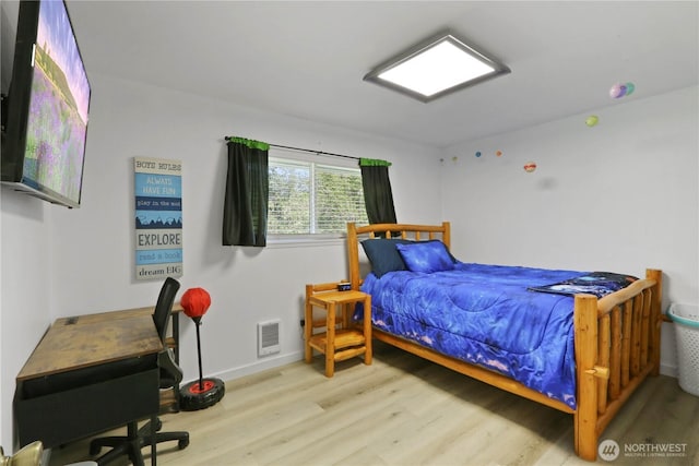 16015 Lange Rd, Mount Vernon, WA 98273 - bedroom featuring wood finished floors and baseboards