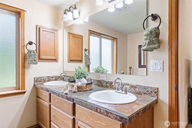 25420 354th Ave SE, Ravensdale, WA 98051 - full bathroom featuring double vanity