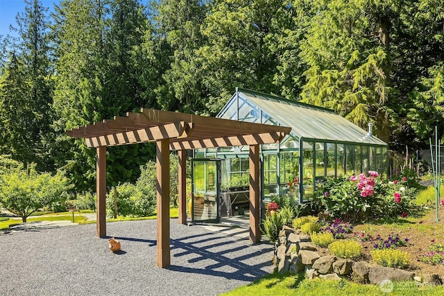 26970 SE Old Black Nugget Rd, Issaquah, WA 98029 - surrounding community with a pergola and an exterior structure
