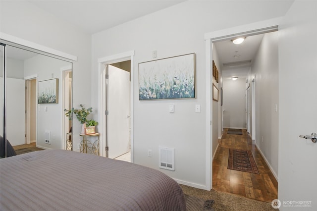 10800 SE 17th Cir Unit T220, Vancouver, WA 98664 - bedroom featuring baseboards
