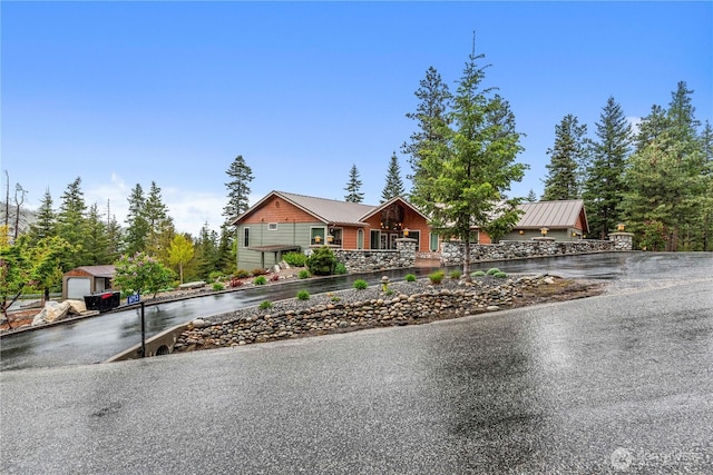 6753 Forest Ridge Dr, Wenatchee, WA 98801 - view of front of property featuring metal roof
