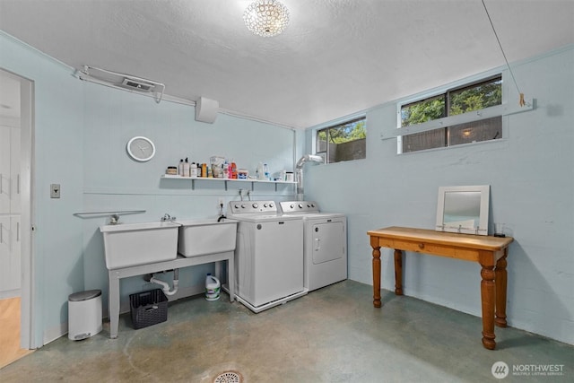 1505 E Horizon Dr, Mukilteo, WA 98275 - laundry area featuring separate washer and dryer and a textured ceiling