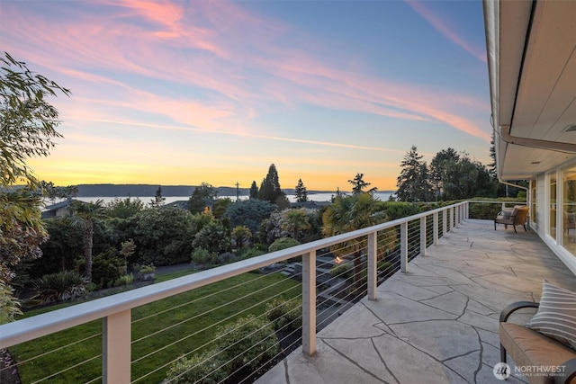 1505 E Horizon Dr, Mukilteo, WA 98275 - view of balcony at dusk