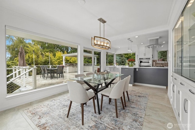 1505 E Horizon Dr, Mukilteo, WA 98275 - sunroom / solarium with a chandelier and a sink