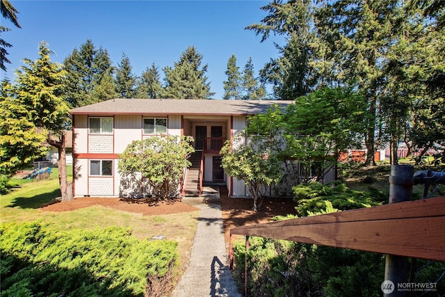 8024 N Bicentennial Loop SE, Lacey, WA 98503 - view of front of house featuring a front lawn