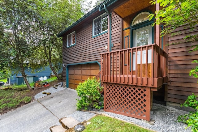 4 Alder Ct, Bellingham, WA 98229 - view of side of property featuring a garage and driveway