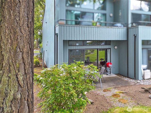 7806 Birch Bay Dr Unit 1007, Blaine, WA 98230 - rear view of property with a patio area