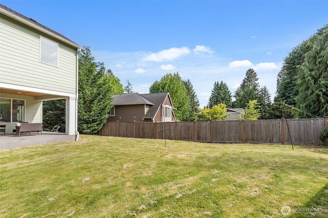 10815 NE 190th Pl, Bothell, WA 98011 - view of yard with a patio