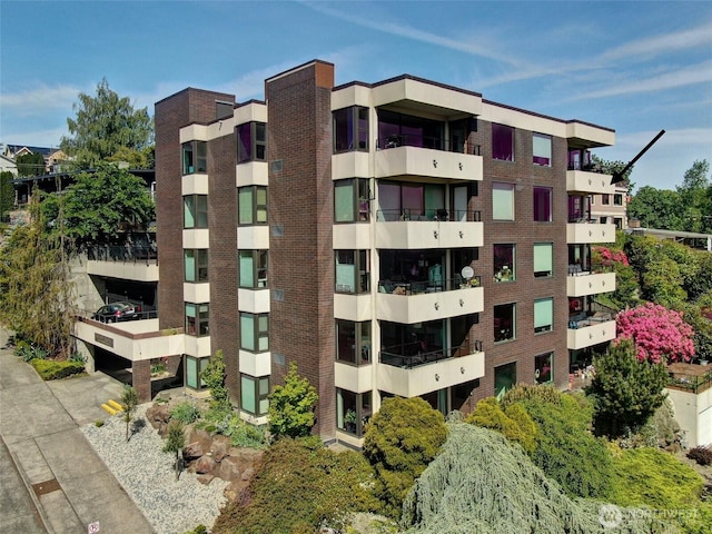 1605 5th Ave N Unit 402, Seattle, WA 98109 - view of apartment building / complex