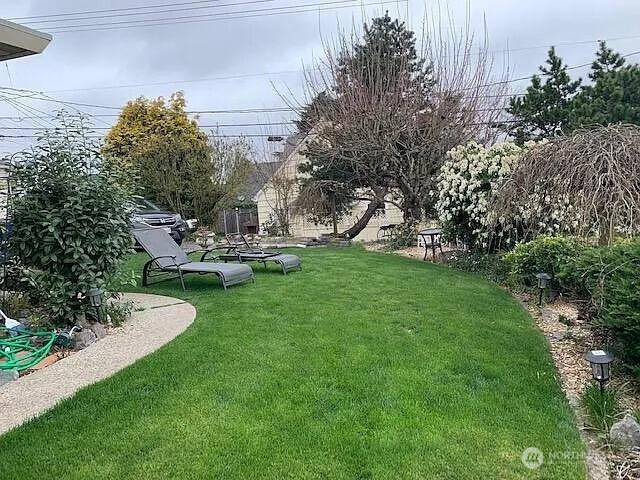 1417 N 7th St, Tacoma, WA 98403 - view of grassy yard