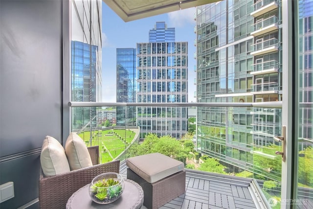10700 NE 4th St Unit 1006, Bellevue, WA 98004 - balcony with a view of city