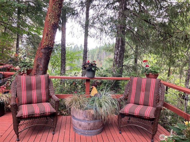21 N Beaver Pl N, Hoodsport, WA 98548 - view of wooden terrace
