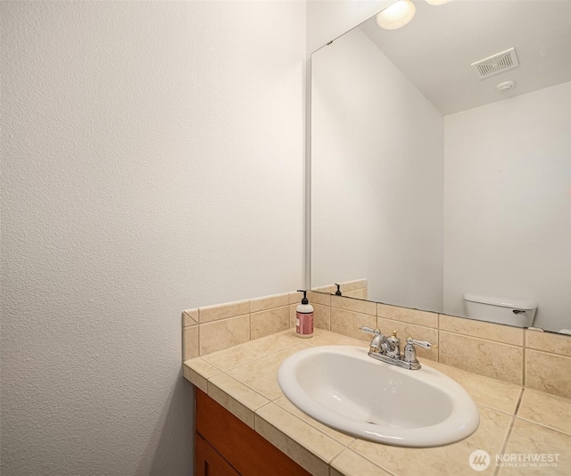 18526 36th Ave W Unit C, Lynnwood, WA 98037 - bathroom featuring vanity