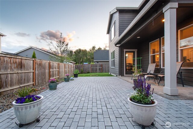1009 NE 13th St, Battle Ground, WA 98604 - fenced backyard featuring a patio