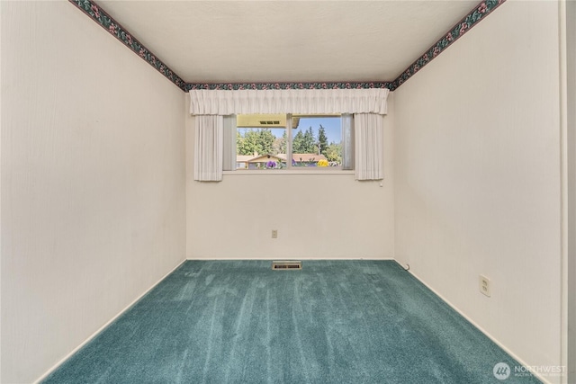2815 NE Wyoming St, Bremerton, WA 98310 - carpeted empty room with baseboards