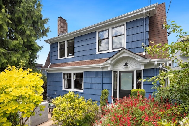 116 E Edgar St, Seattle, WA 98102 - view of front of home featuring a chimney