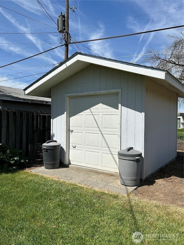 822 S Evergreen Dr, Moses Lake, WA 98837 - view of detached garage