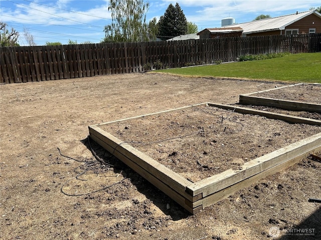 822 S Evergreen Dr, Moses Lake, WA 98837 - view of yard with a vegetable garden