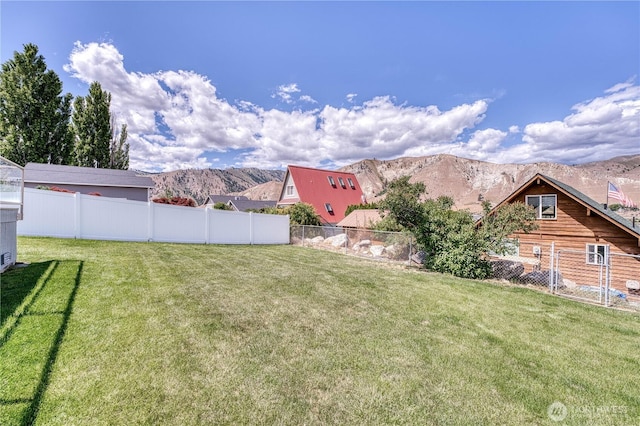 421 Lakeview Dr, Orondo, WA 98843 - view of yard featuring a mountain view