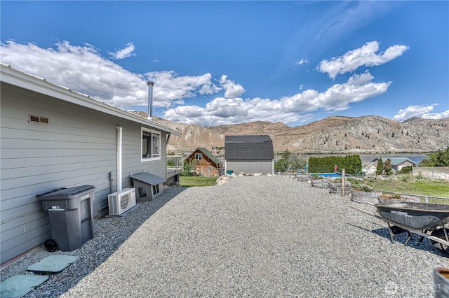 421 Lakeview Dr, Orondo, WA 98843 - view of yard featuring a mountain view