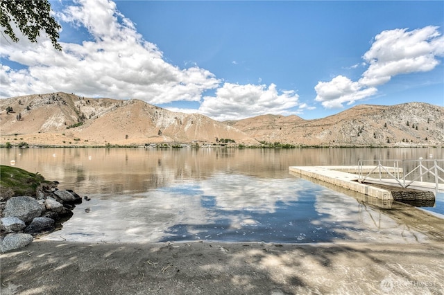421 Lakeview Dr, Orondo, WA 98843 - dock with a water and mountain view