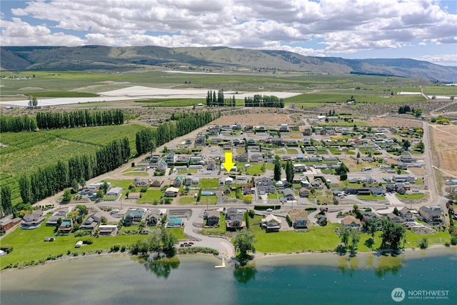 421 Lakeview Dr, Orondo, WA 98843 - aerial view of a water and mountain view