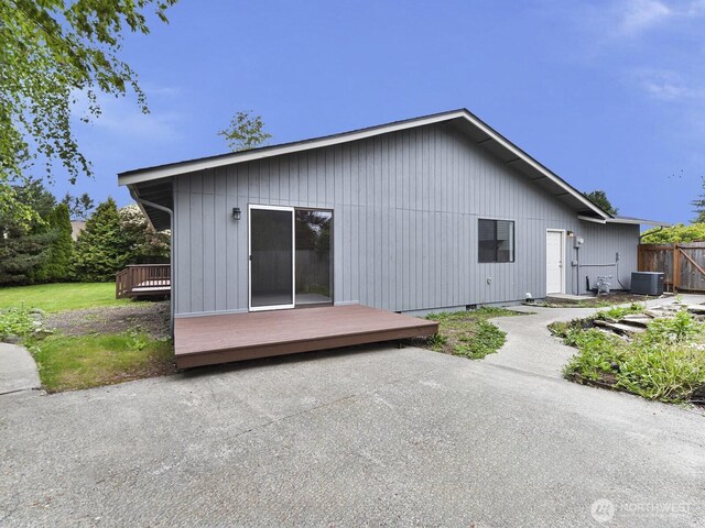 25705 117th Pl SE, Kent, WA 98030 - back of house with a deck, cooling unit, and a patio