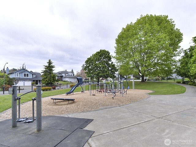 25705 117th Pl SE, Kent, WA 98030 - communal playground with a lawn