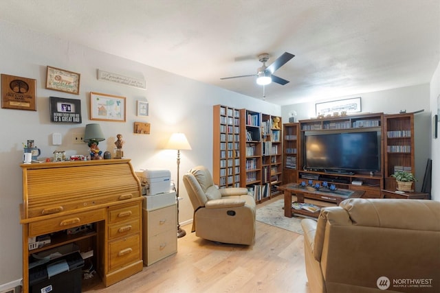 367 Colorado St, Longview, WA 98632 - living area featuring light wood-style floors and a ceiling fan