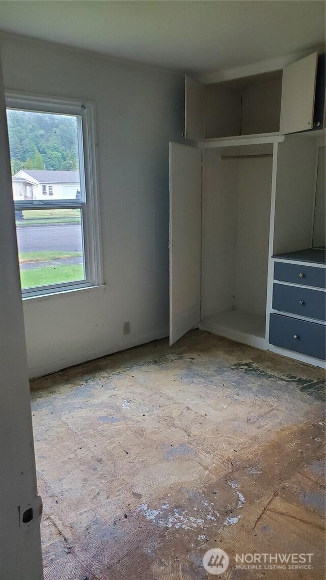 2210 Aberdeen Ave, Hoquiam, WA 98550 - unfurnished bedroom with a closet