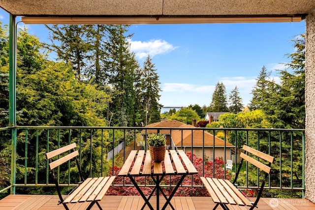 11515 Greenwood Ave N Unit C, Seattle, WA 98133 - balcony with outdoor dining space