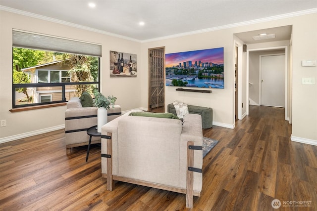 3716 Lake Washington Blvd SE Unit C, Bellevue, WA 98006 - living room featuring crown molding, wood finished floors, baseboards, and recessed lighting