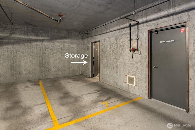 9057 Greenwood Ave N Unit 201, Seattle, WA 98103 - view of parking deck