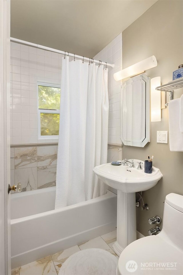 1605 E Olive St Unit 111, Seattle, WA 98122 - full bathroom with toilet and shower / bath combo