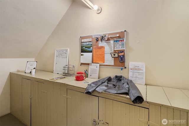 1605 E Olive St Unit 111, Seattle, WA 98122 - office area featuring lofted ceiling